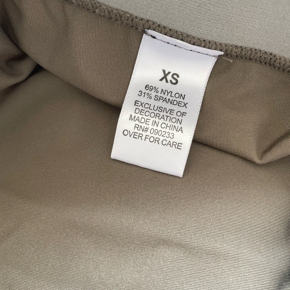 ESSENTIALS x Fear of god, Women’s Biker Shorts - Picture 6 of 7